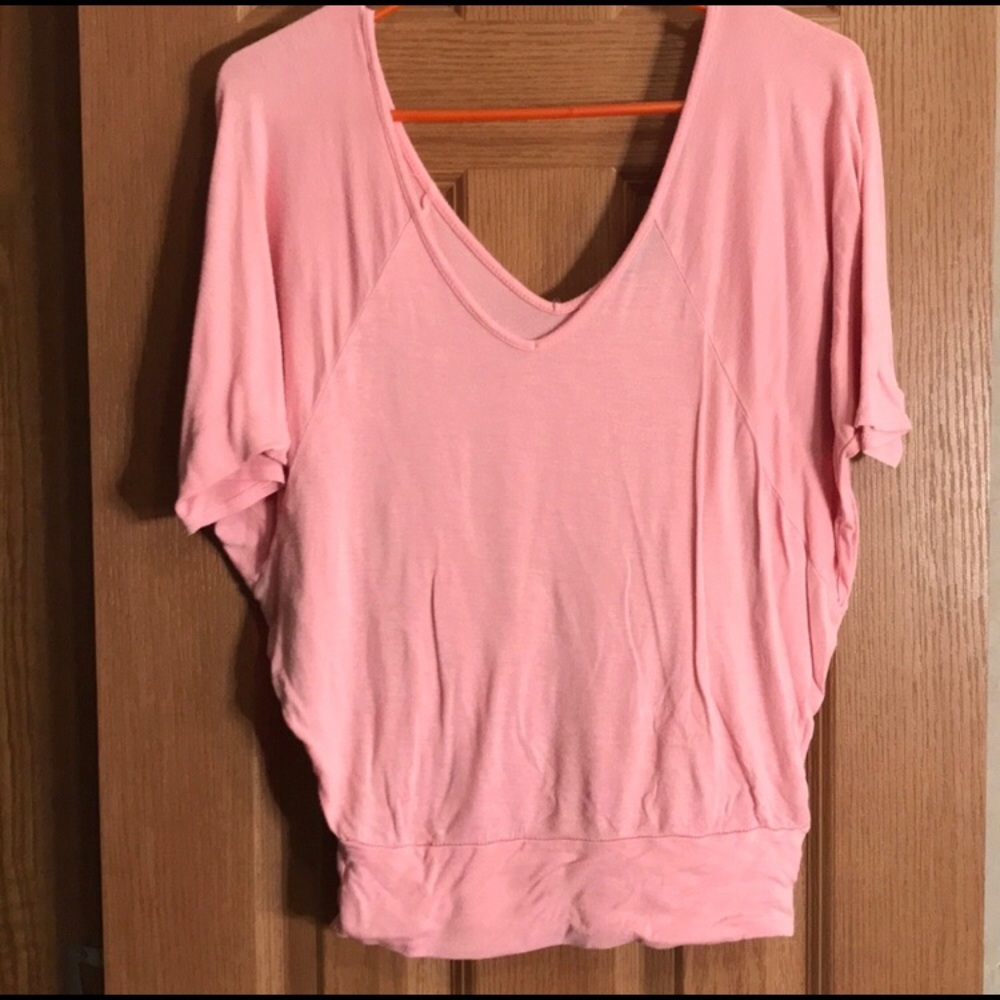 pink soft flowy top 💖